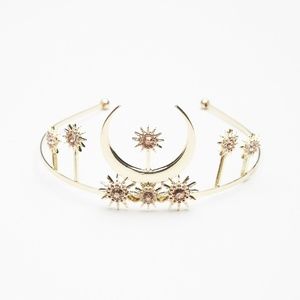 ISO FREE PEOPLE MOON SHADOW TIARA